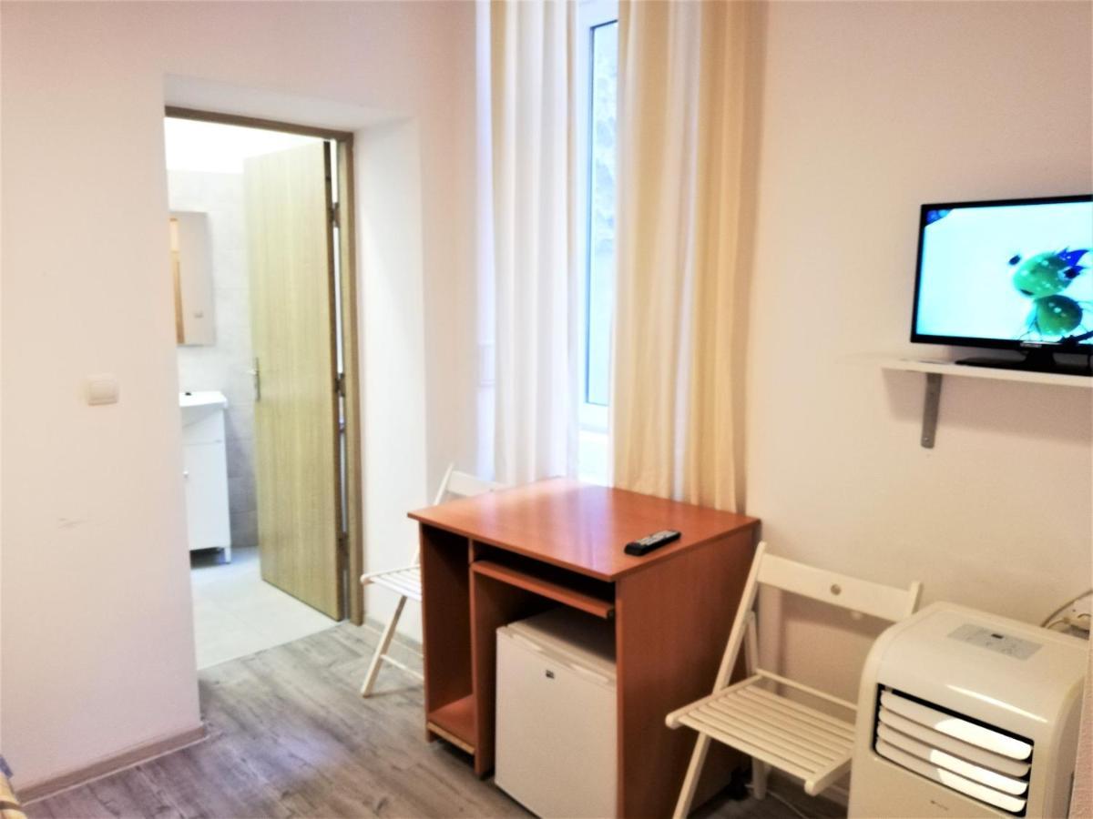 Studio Piata Amzei 1 Apartment Bucharest Luaran gambar